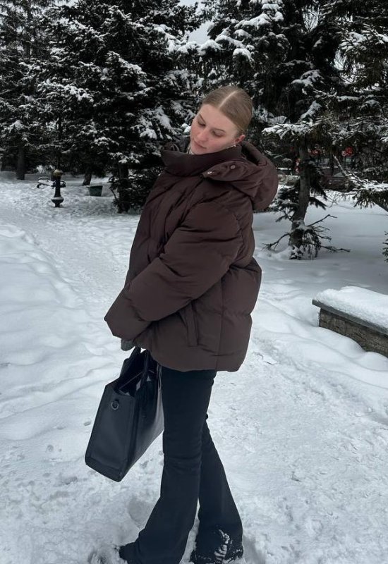 Anna • 23 • Russia