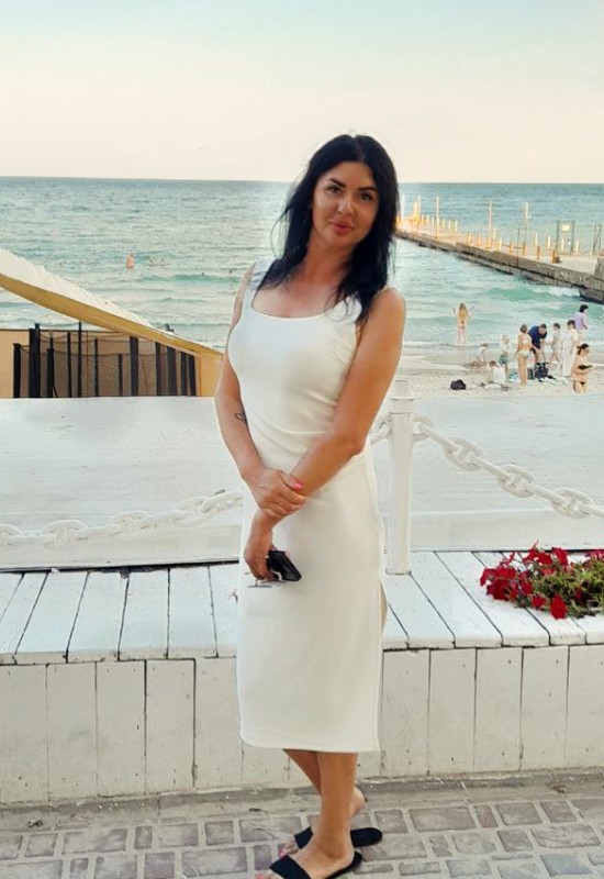 Ekaterina • 28 • Ukraine 🇺🇦