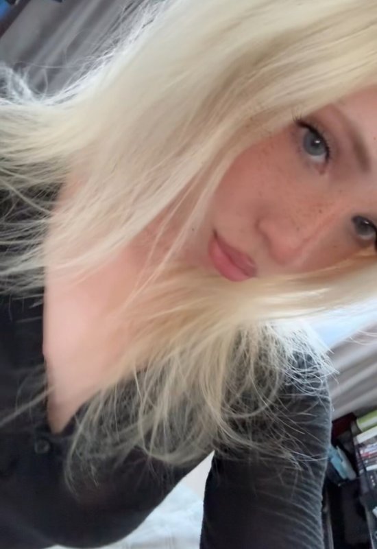 Christina • 18 • Russia