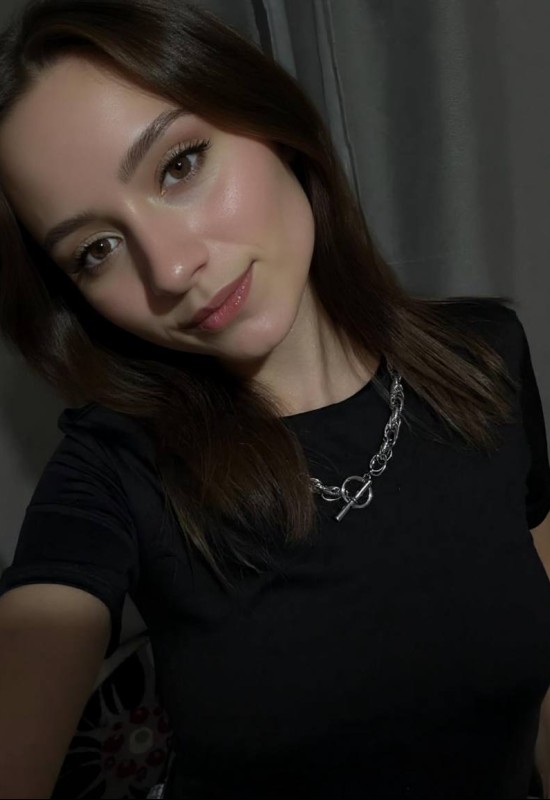 Polina • 30 • Ukraine