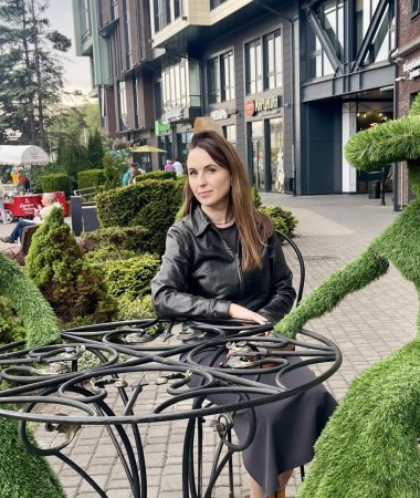 Mila, 51