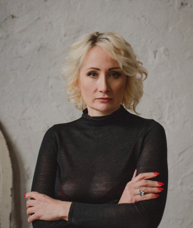 Natalia, 48