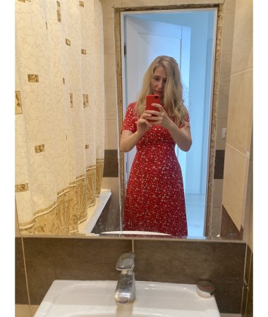 Tamara, 44