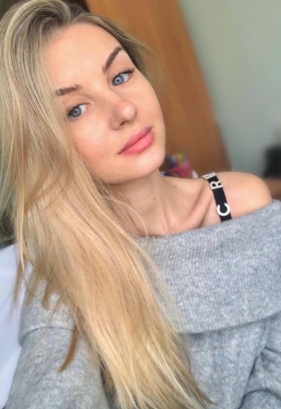 Anna • 28 • Ukraine