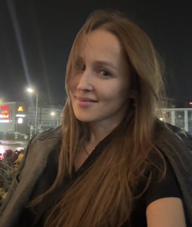 Yulia, 43