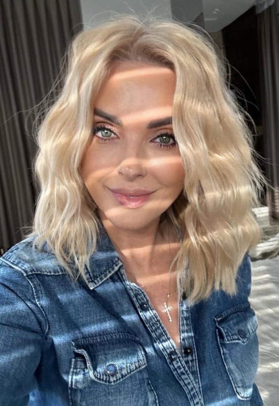 Elena • 47 • Italie