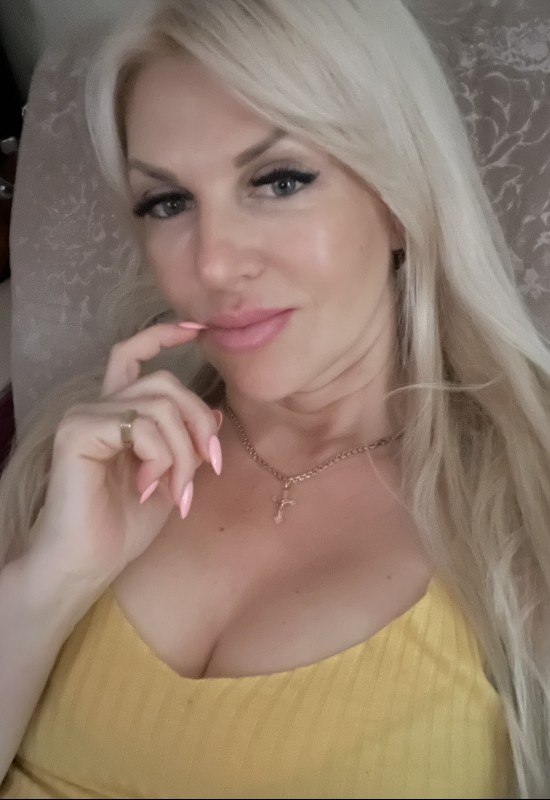 Tania • 46 • Russia