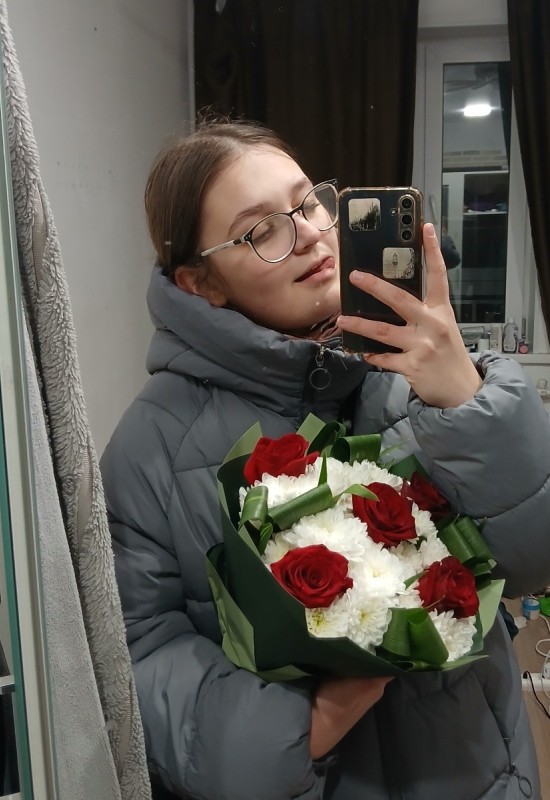 Alina • 20 • Russie