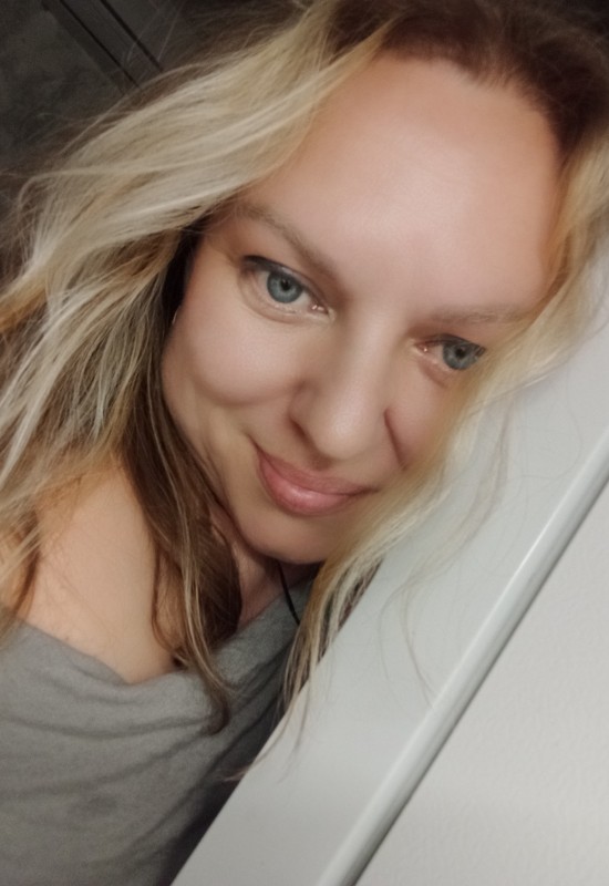 Olga • 48 • Russia