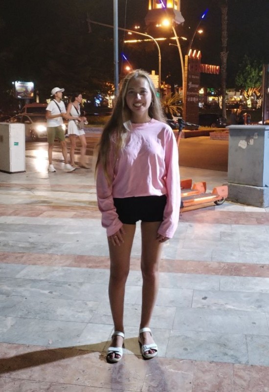 Yana • 20 • Росія