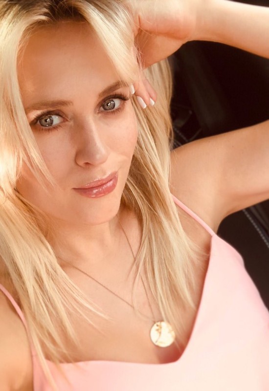 Alexandra • 38 • Ukraine