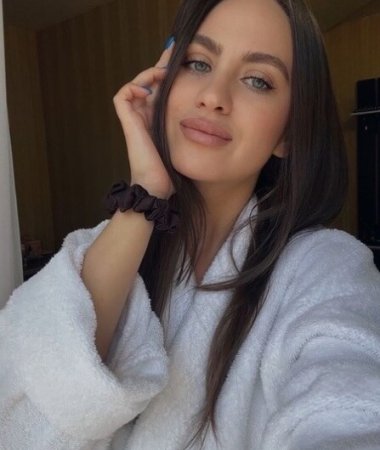 Veronika, 41