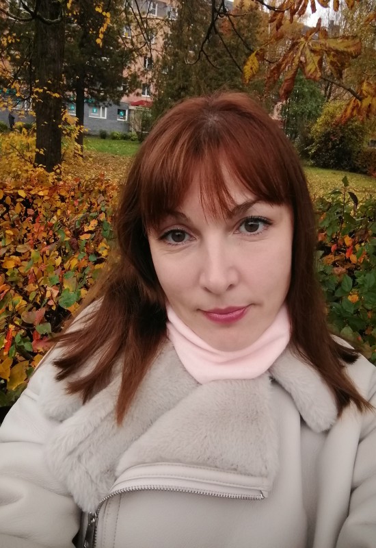 Rosa • 45 • Russie