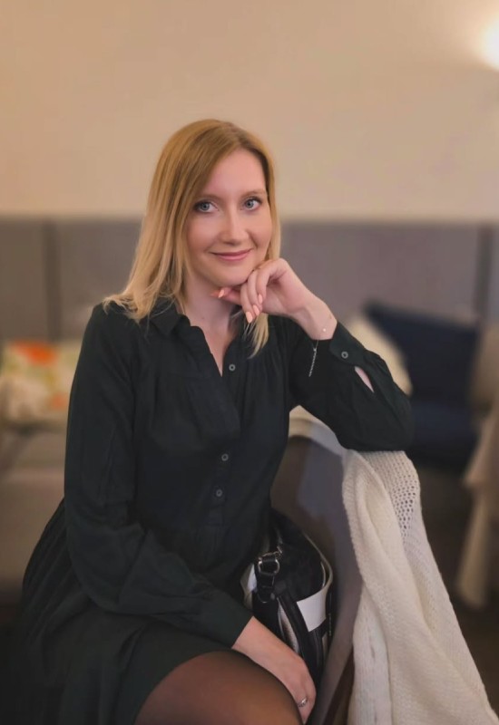 Alina • 45 • Russia