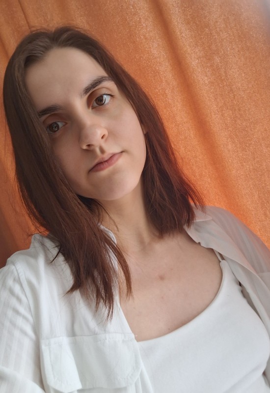 Macha • 22 • Russia