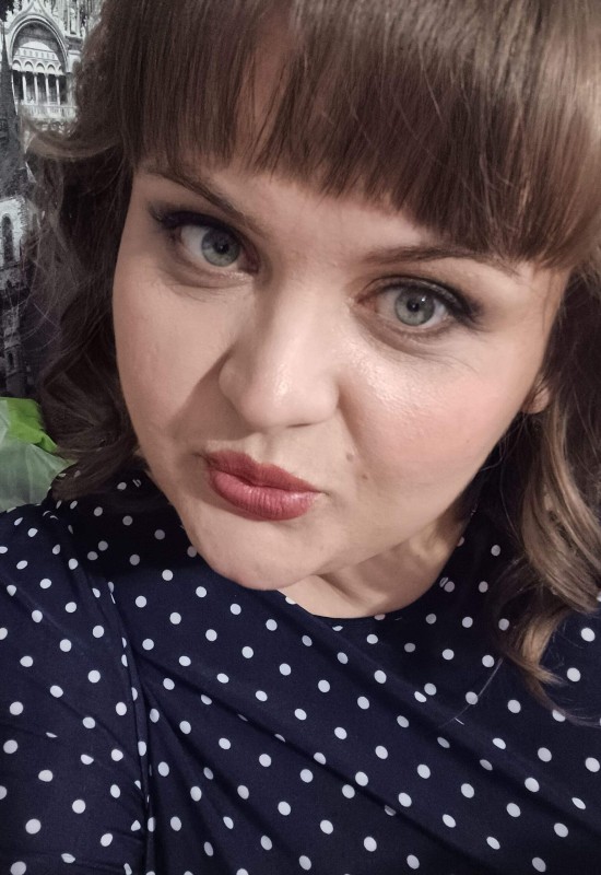 Olga • 39 • Росія