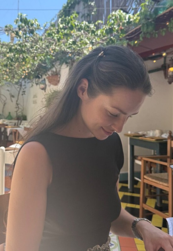 Yana • 36 • France