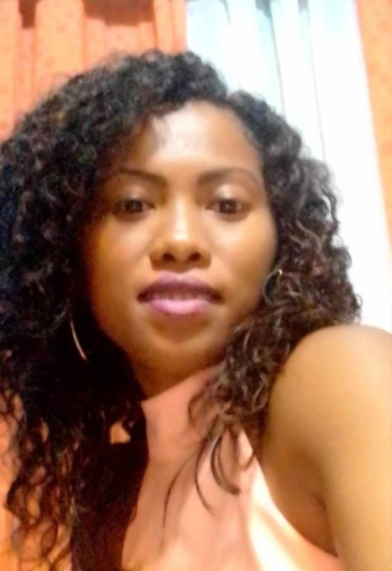 Julie • 32 • Madagascar