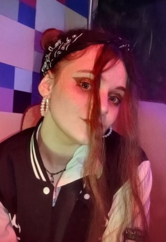 Anna • 20 • Russia