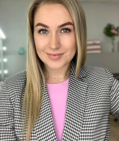 Maria, 38