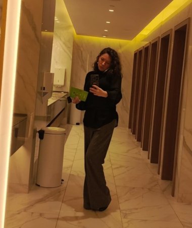 Anna, 45