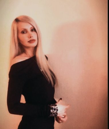 Lana, 40