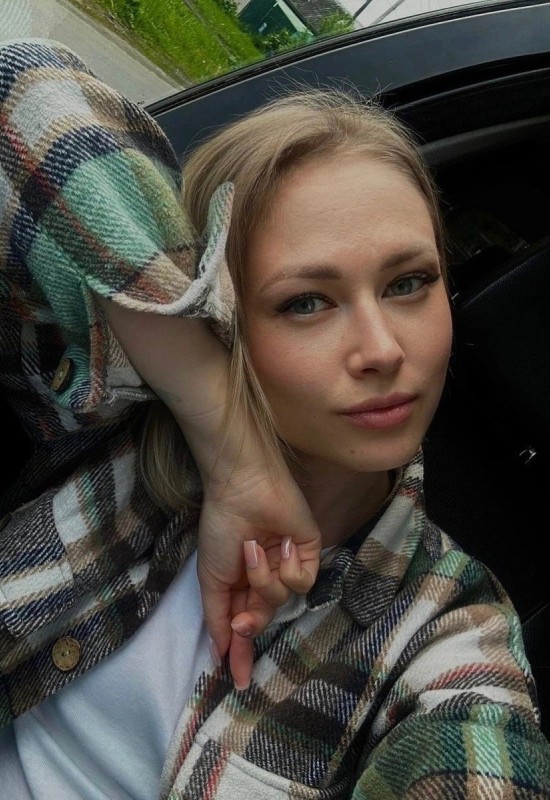 Anna • 38 • Russie