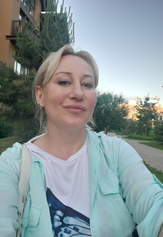 Olga • 45 • Russia