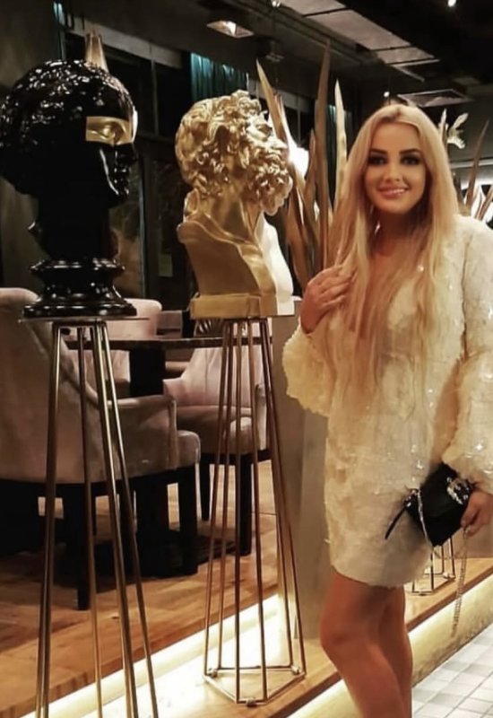 Lady • 48 • Russia