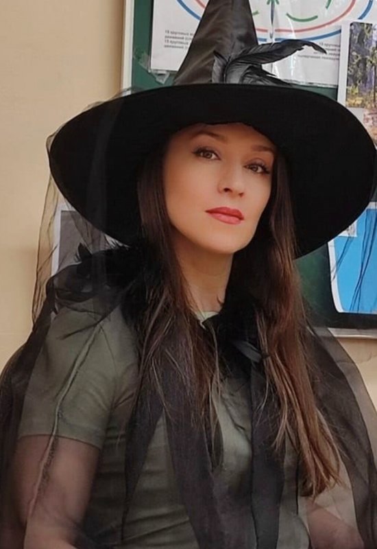 Elena • 44 • Belarus