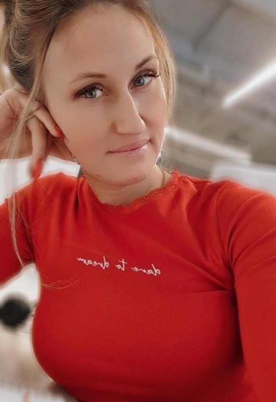 Olga • 45 • Росія