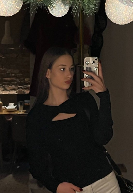 Anna • 25 • Україна