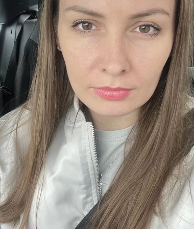 Veronika, 37