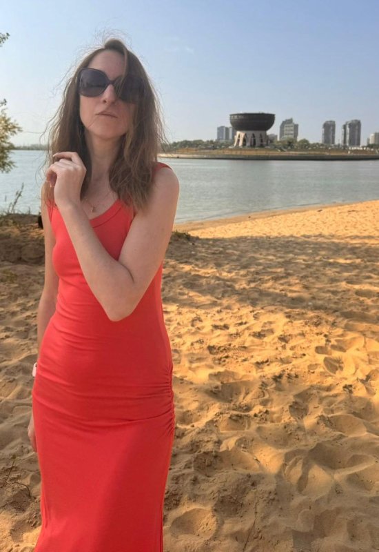 Kate • 37 • Russia