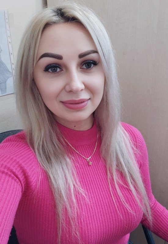 Ekaterina • 41 • Russie