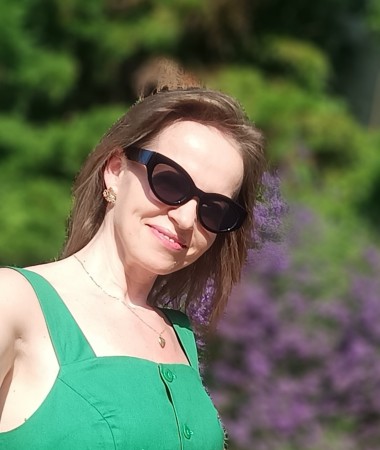 Anna, 46