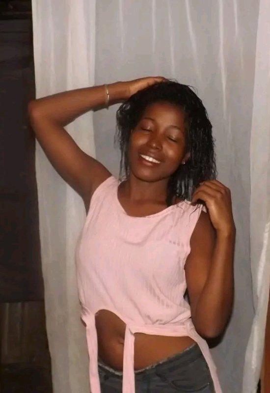 Véronique  • 30 • Madagascar