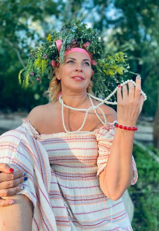 Natalia • 46 • Russie