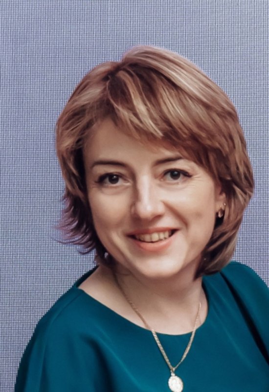 Elena • 46 • Russia