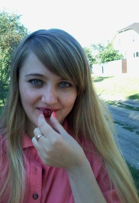 Oksana • 39 • Ukraine 🇺🇦