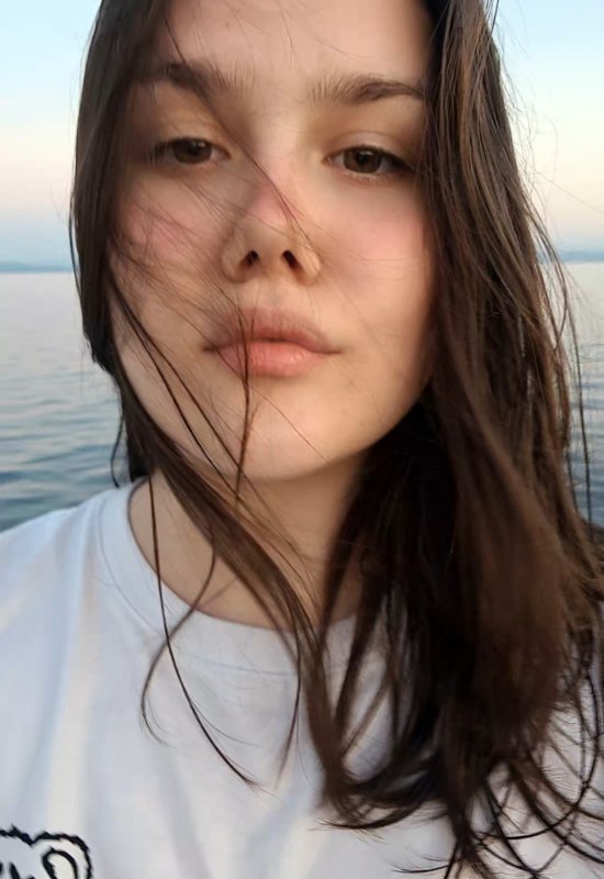 Alina • 18 • Russia