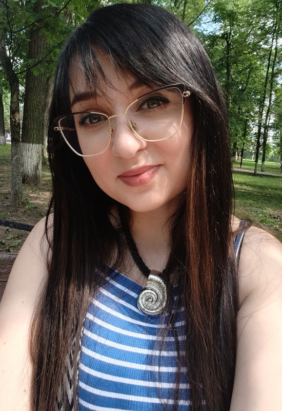 Anna • 38 • Russie