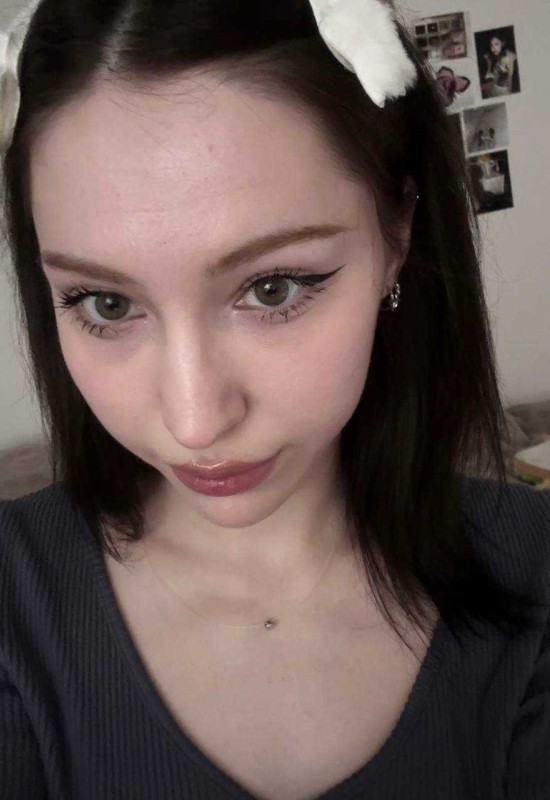 Alina • 26 • Russia