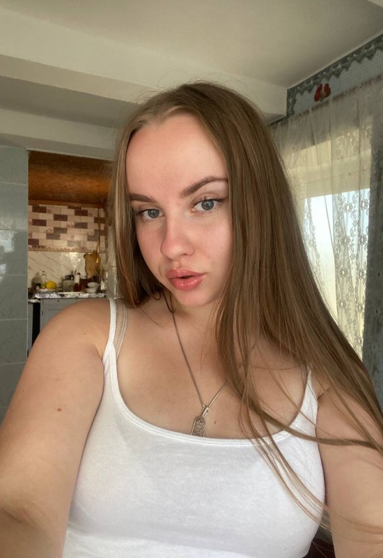 Tasia • 21 • Ukraine 🇺🇦