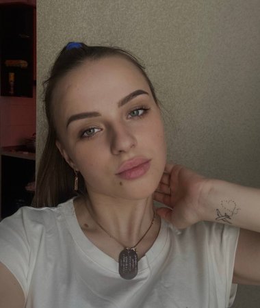 Victoria , 27