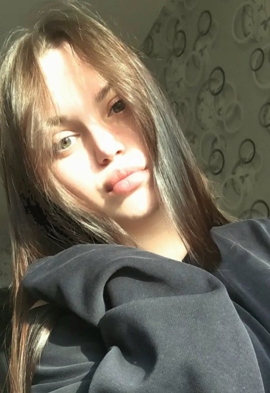 Diana • 19 • Russia