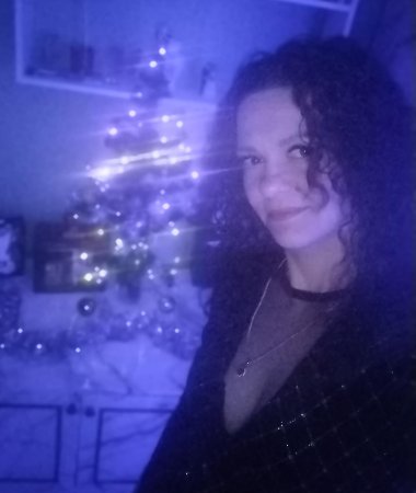 Anna, 39