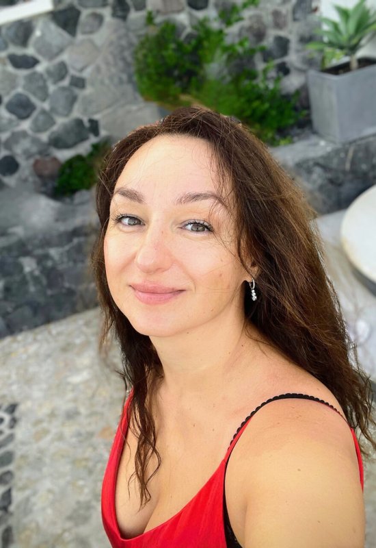 Liubov • 43 • Belgique