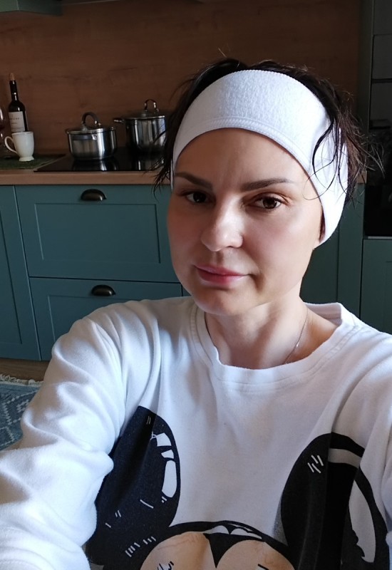 Svetlana • 48 • Russia