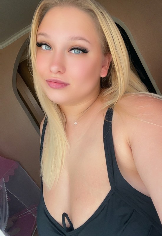 Elena • 27 • Russia